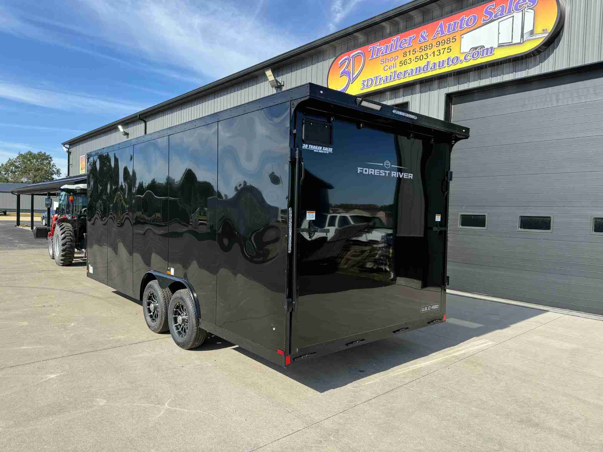 2027 US CARGO 8.5' X 20' X 7' 9800LB GVWR ENCLOSED TRAILER WITH BLACK OUT PACKAGE AND .080 POLYCORE EXTERIOR - Image 3